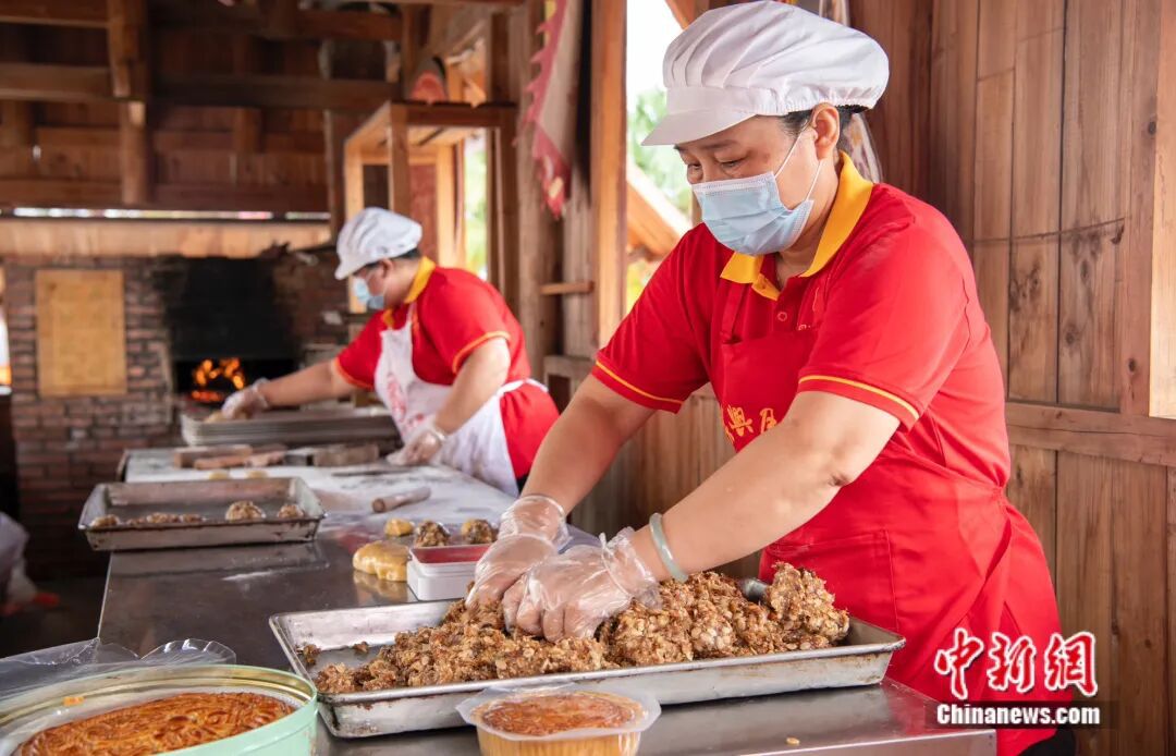 饼大如月盘、皮薄馅足……连苏东坡都夸的大月饼，你吃过吗？